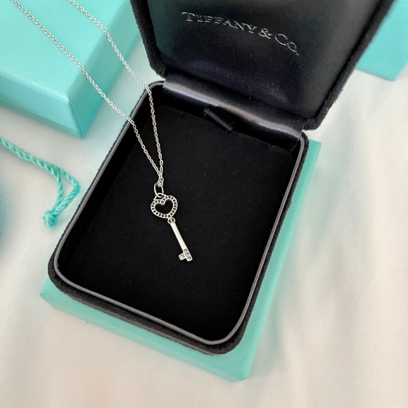Tiffany platinum diamond heart key charm and chain - Picture 3 of 8